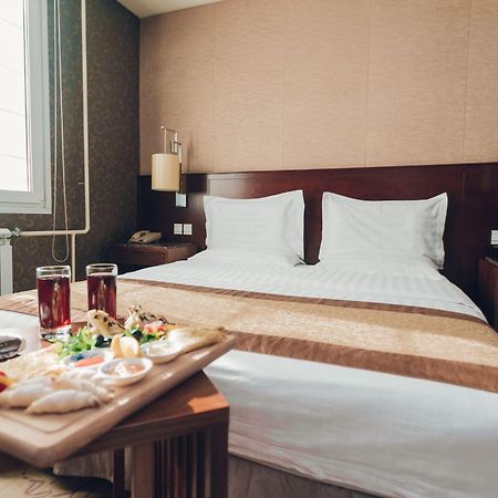 Soluxe Hotel Almatı Dış mekan fotoğraf
