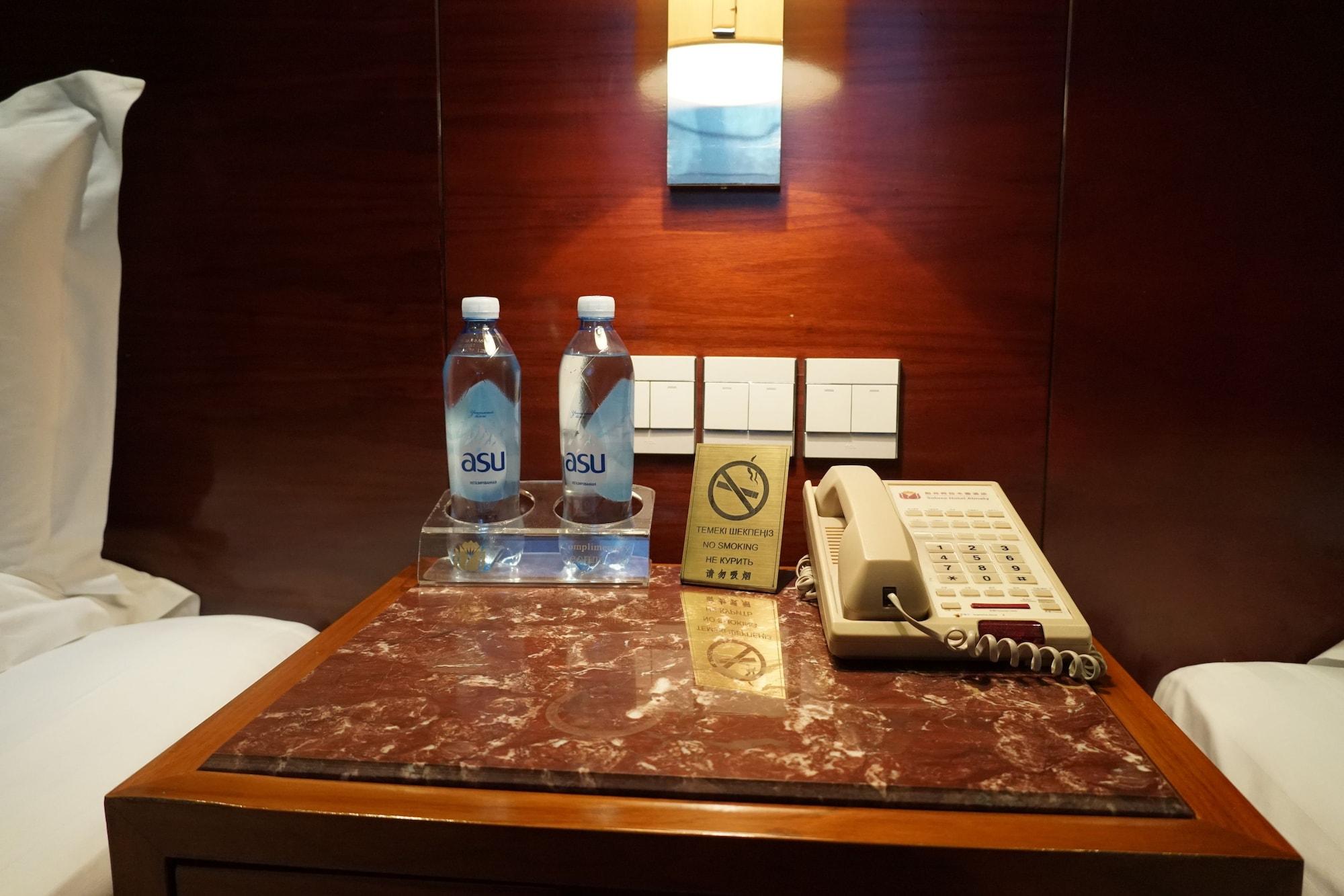 Soluxe Hotel Almatı Dış mekan fotoğraf