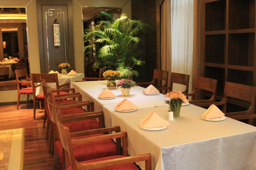 Soluxe Hotel Almatı Dış mekan fotoğraf