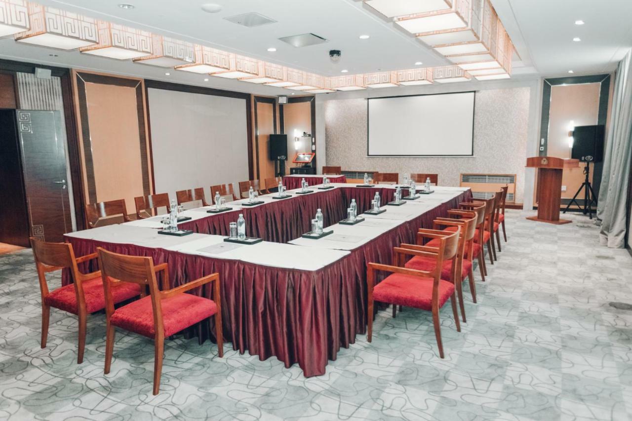 Soluxe Hotel Almatı Dış mekan fotoğraf
