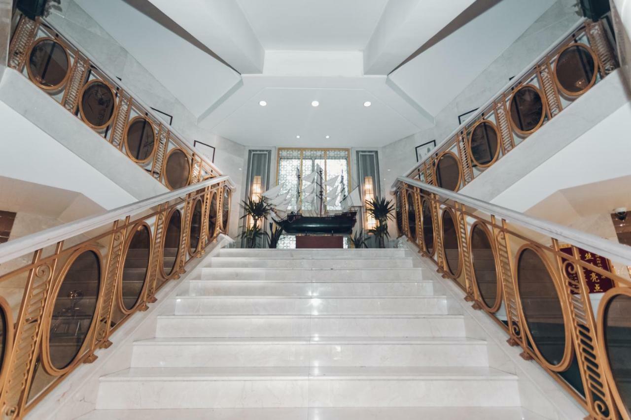 Soluxe Hotel Almatı Dış mekan fotoğraf